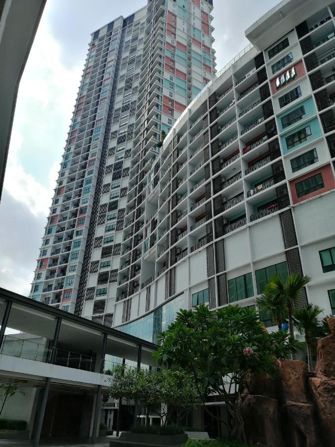 I City 2 Room 2 Bathroom Suite Shah Alam Exterior foto